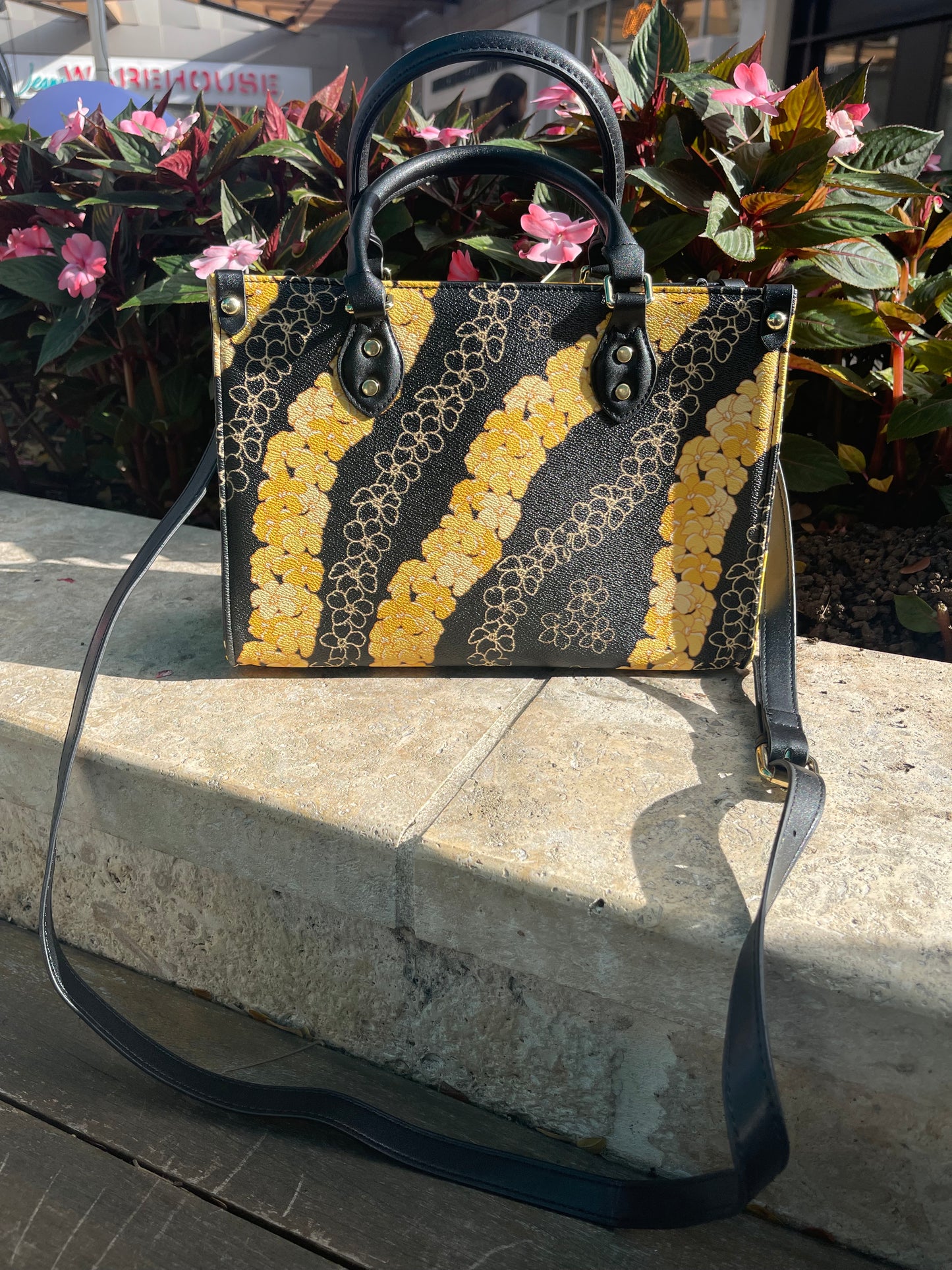 Puakenikeni Handbag (Small)