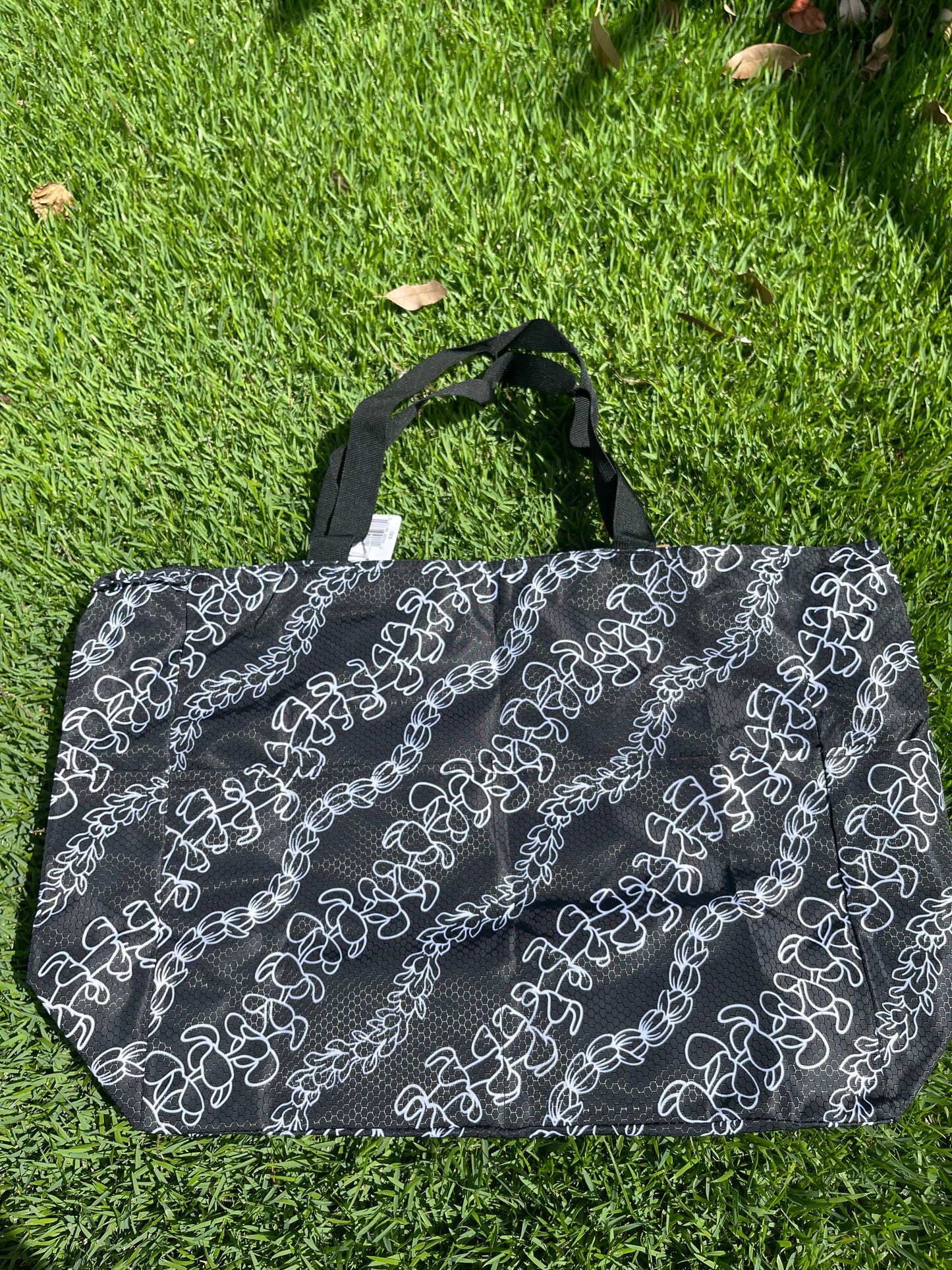 Outline Lei Large Zippered Tote