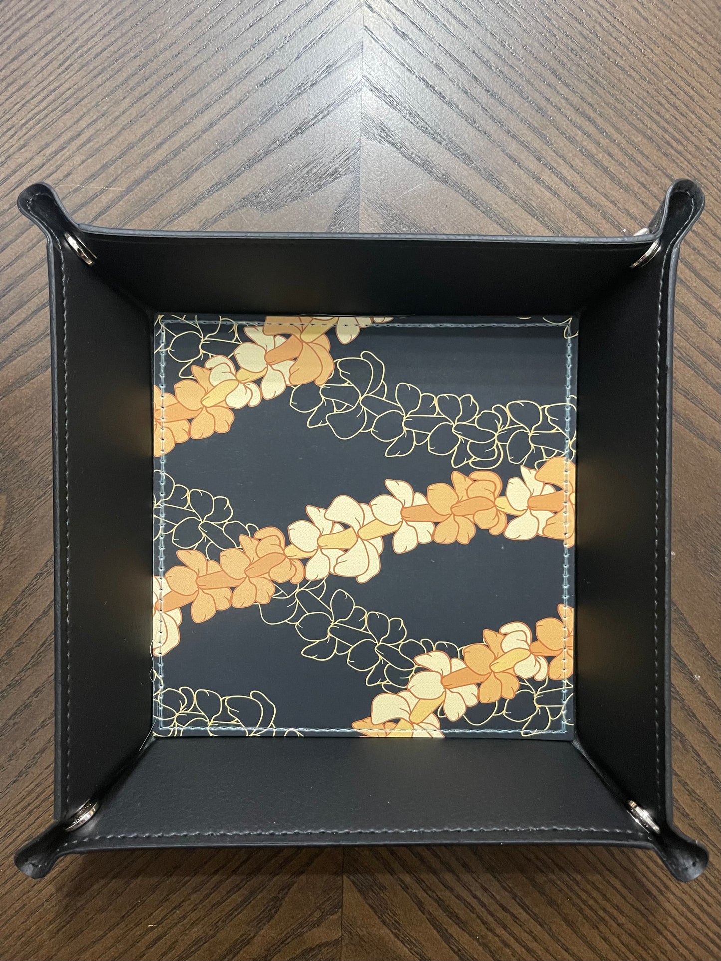 Puakenikeni Double Strand Everything Tray