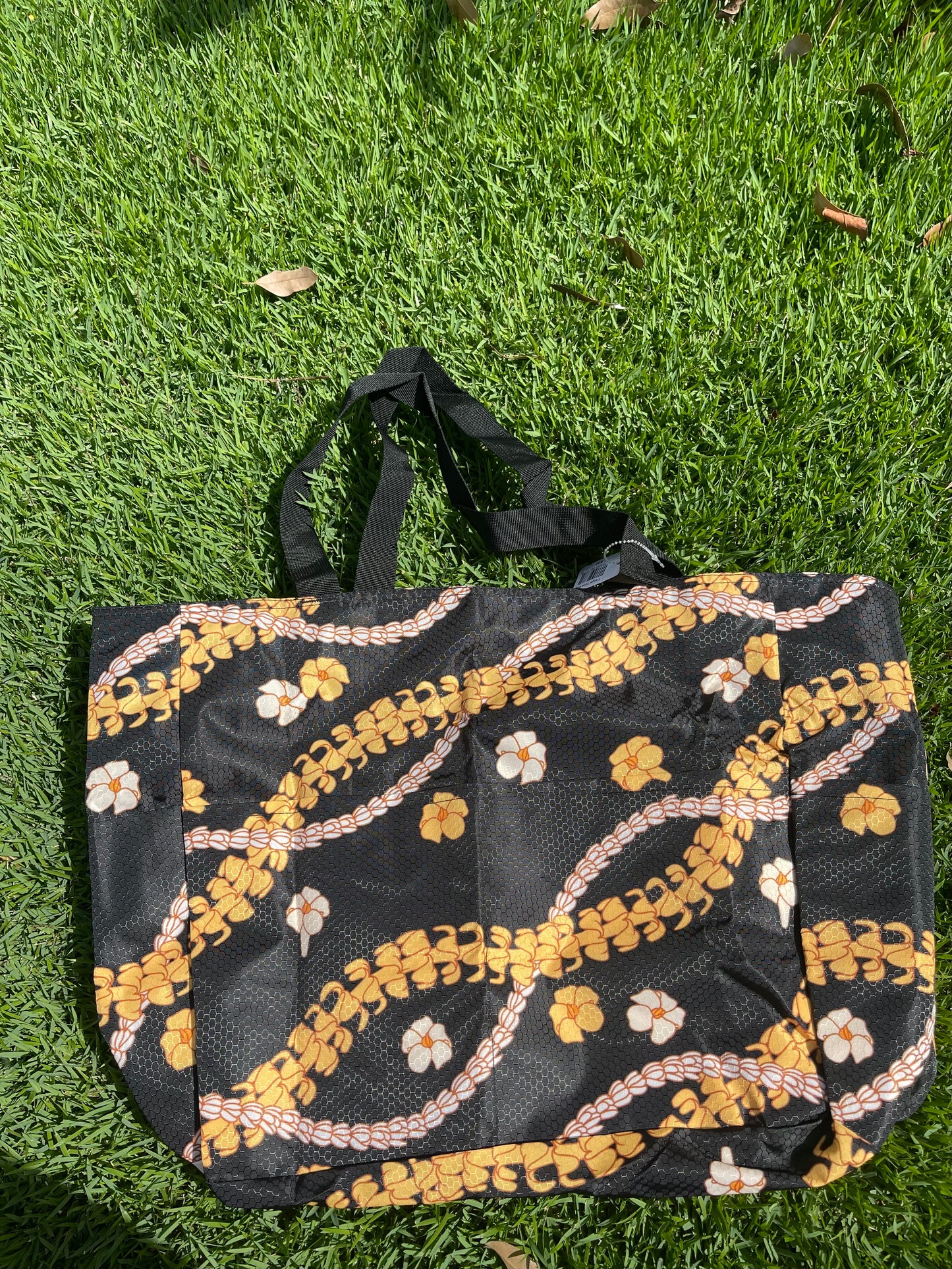 Puakenikeni Pikake Large Zippered Tote