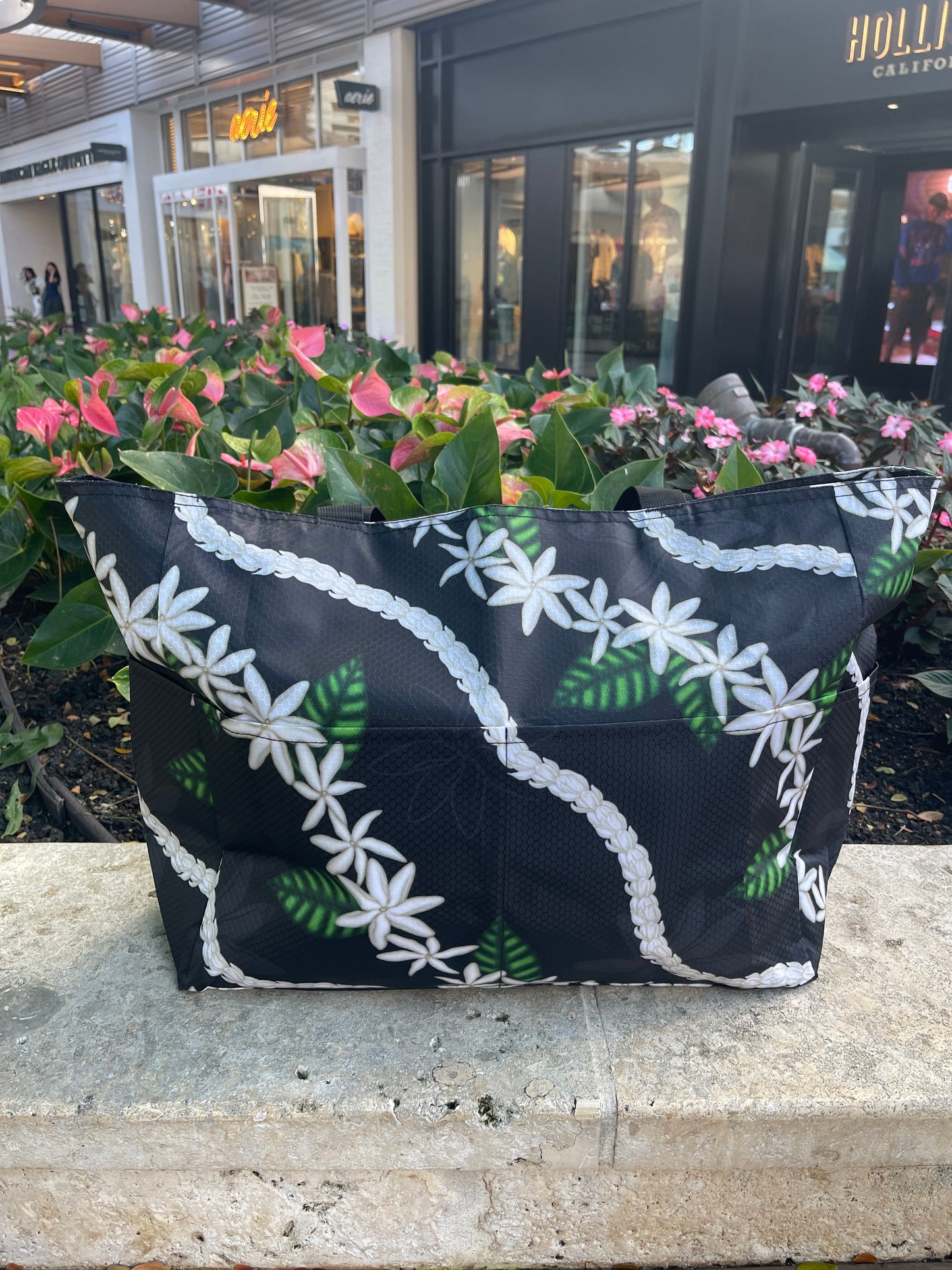 Tiare Large Zippered Tote