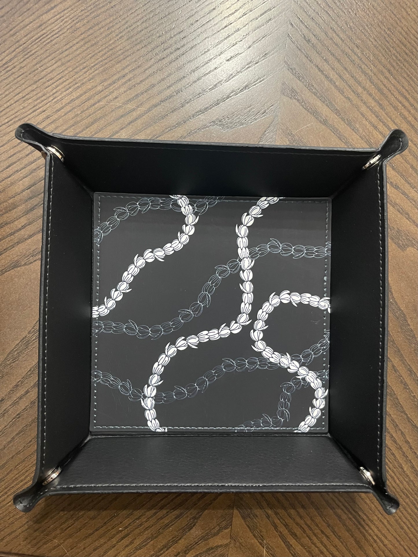 Pikake Everyrhing Tray