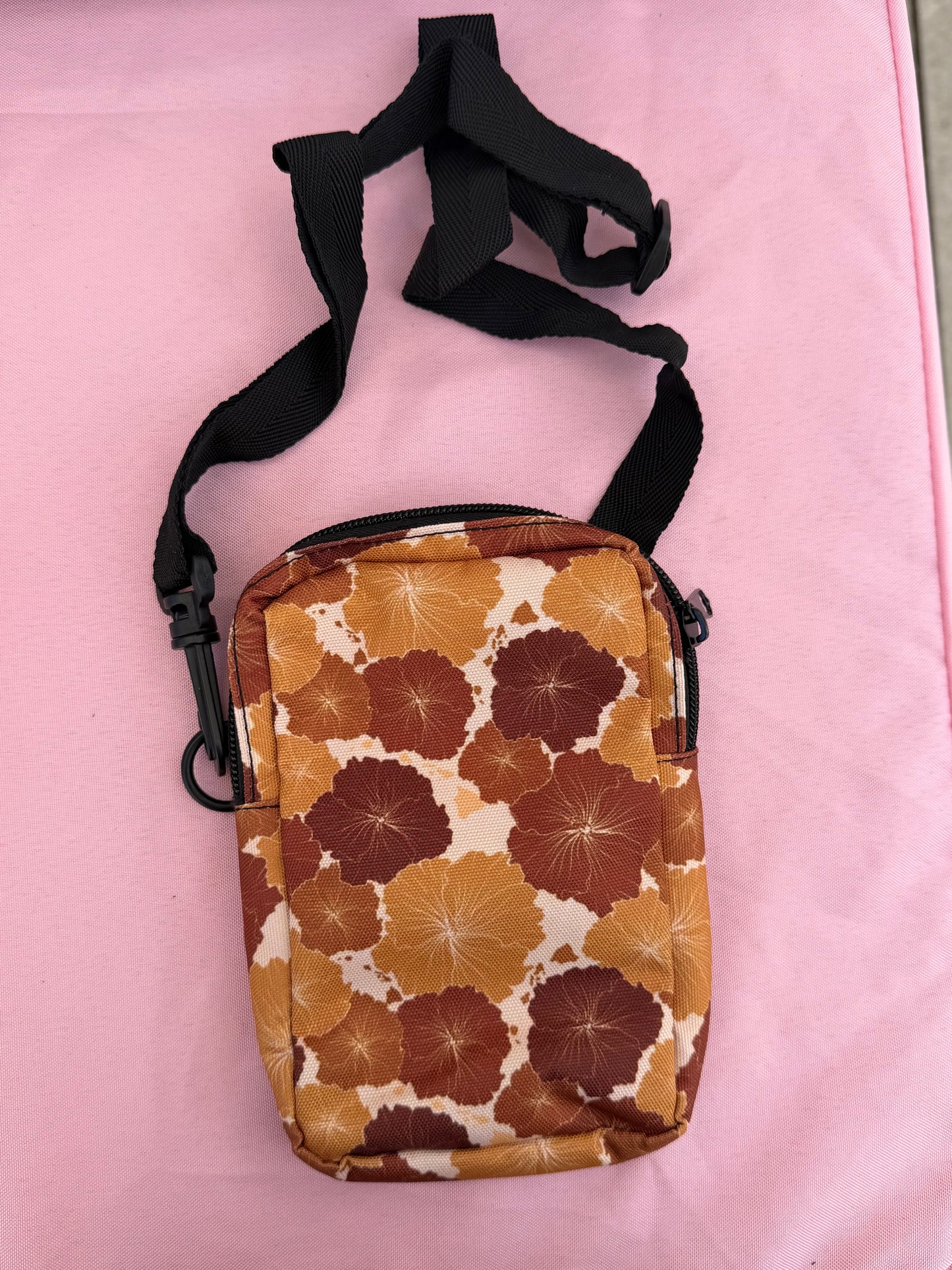 Tan Hawaii Flower Phone Bag