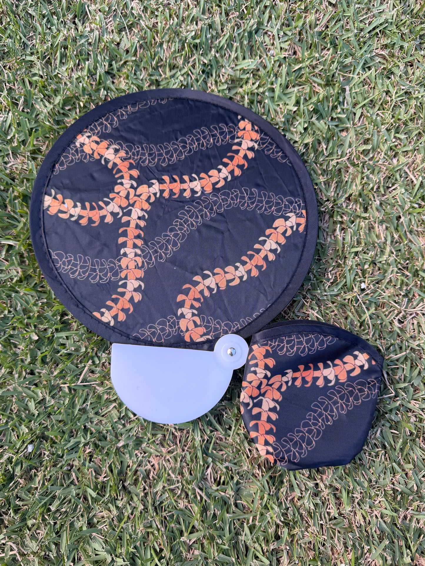 Puakenikeni Pop-Up Fan