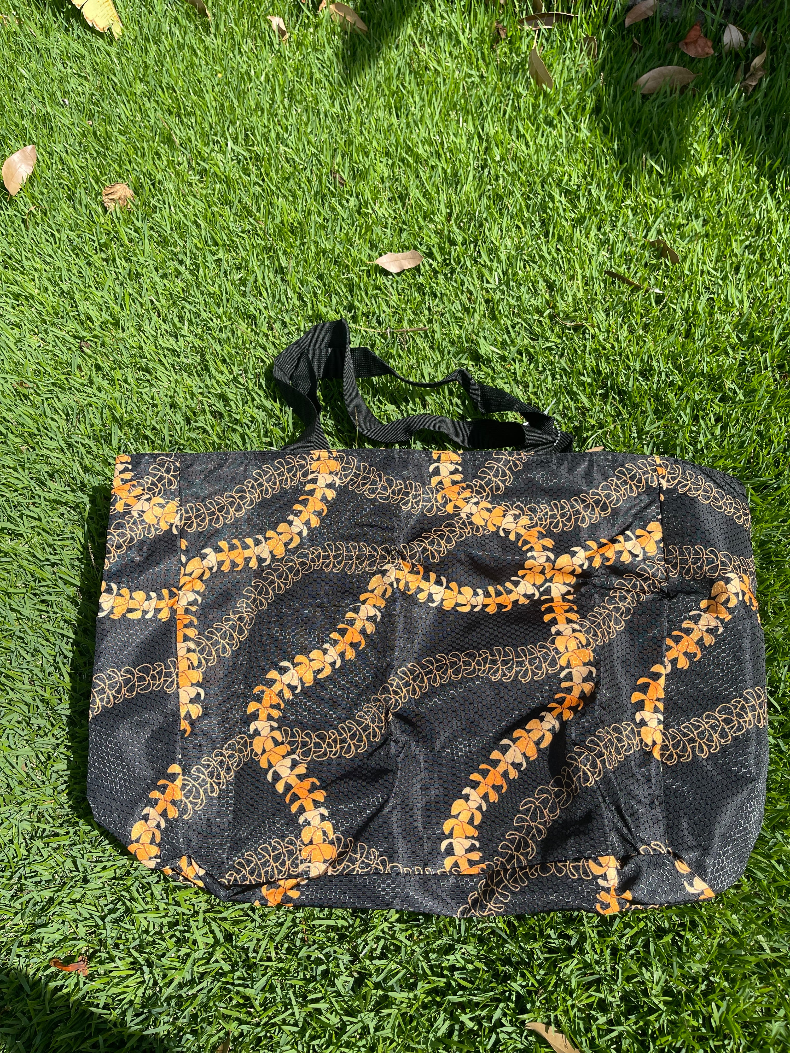 Puakenikeni Large Zippered Tote