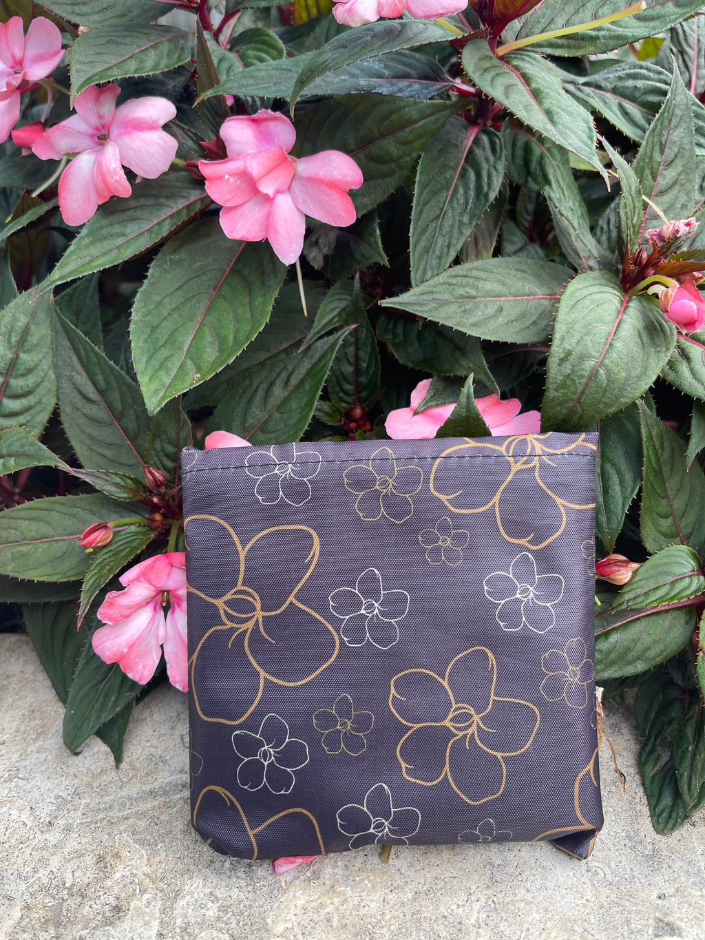 Outline Puakenikeni Reusable Bag