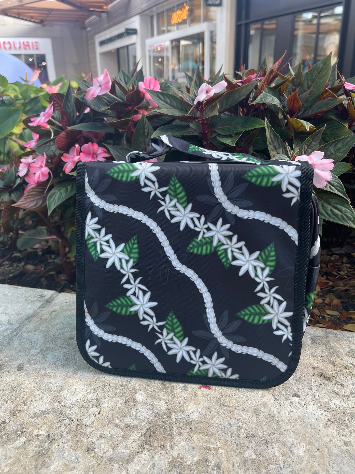 Tiare Folding Hanging Organizer