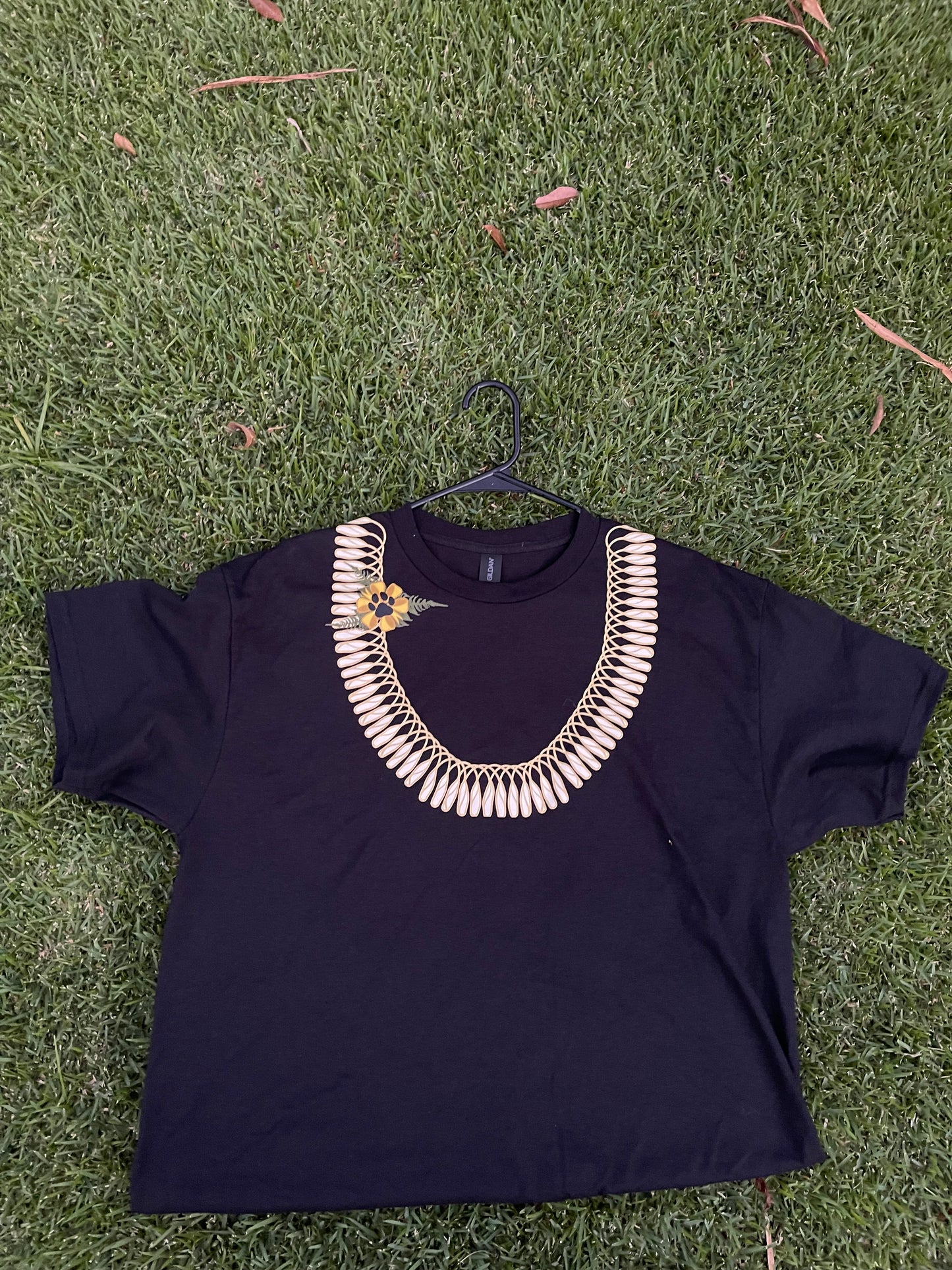 Paw Print Ginger Lei T-Shirt (Single Sided )