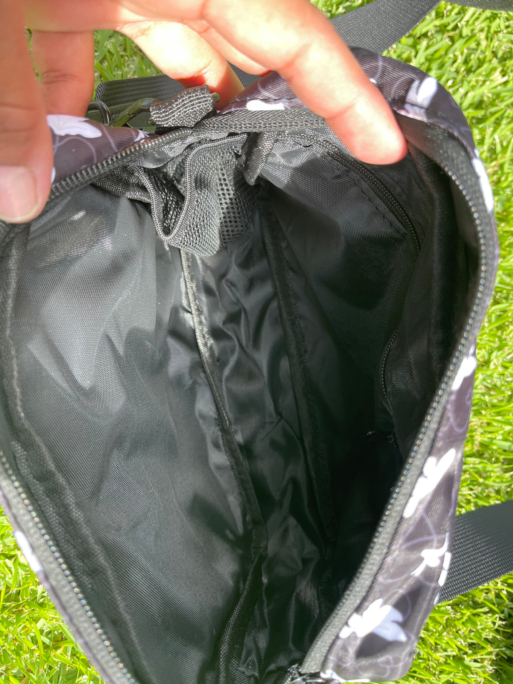 Naupaka Paw Print Dog Walking Bag