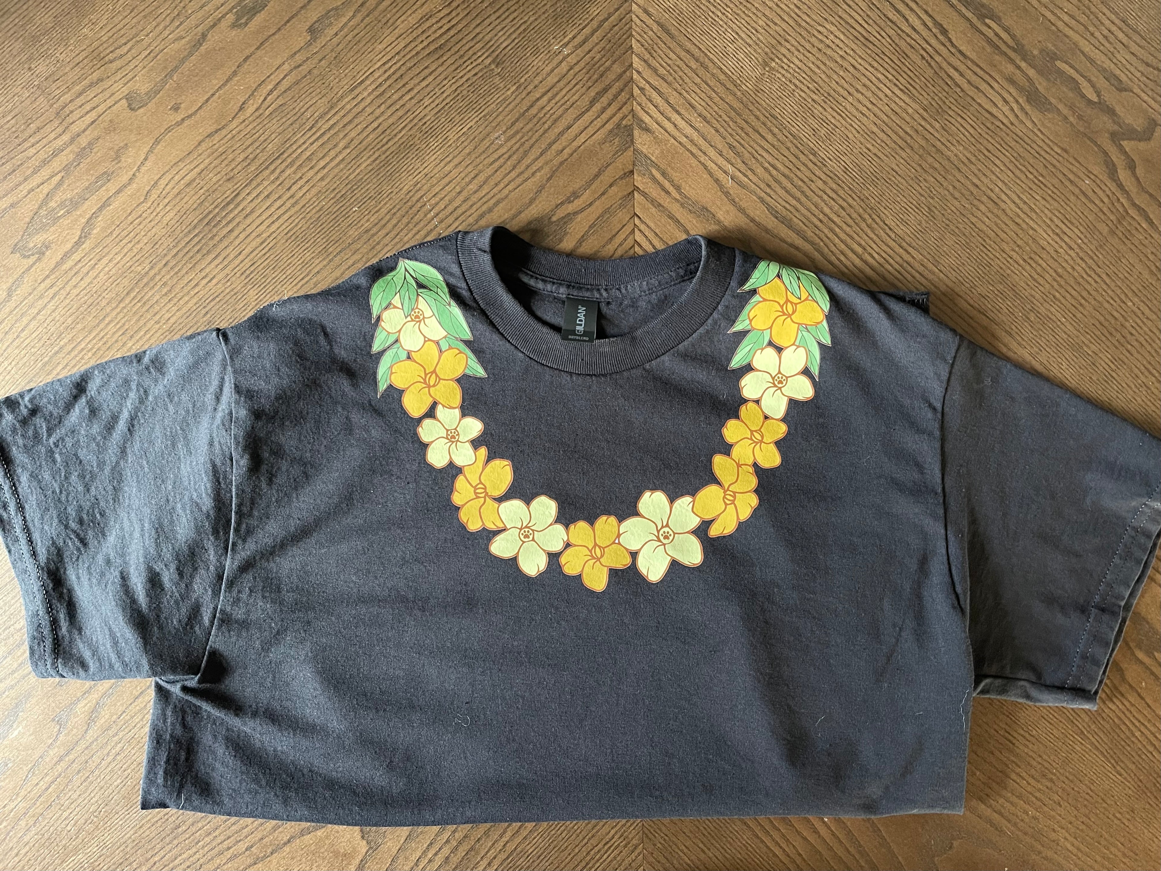 Fitted Maile Hidden Paw Print