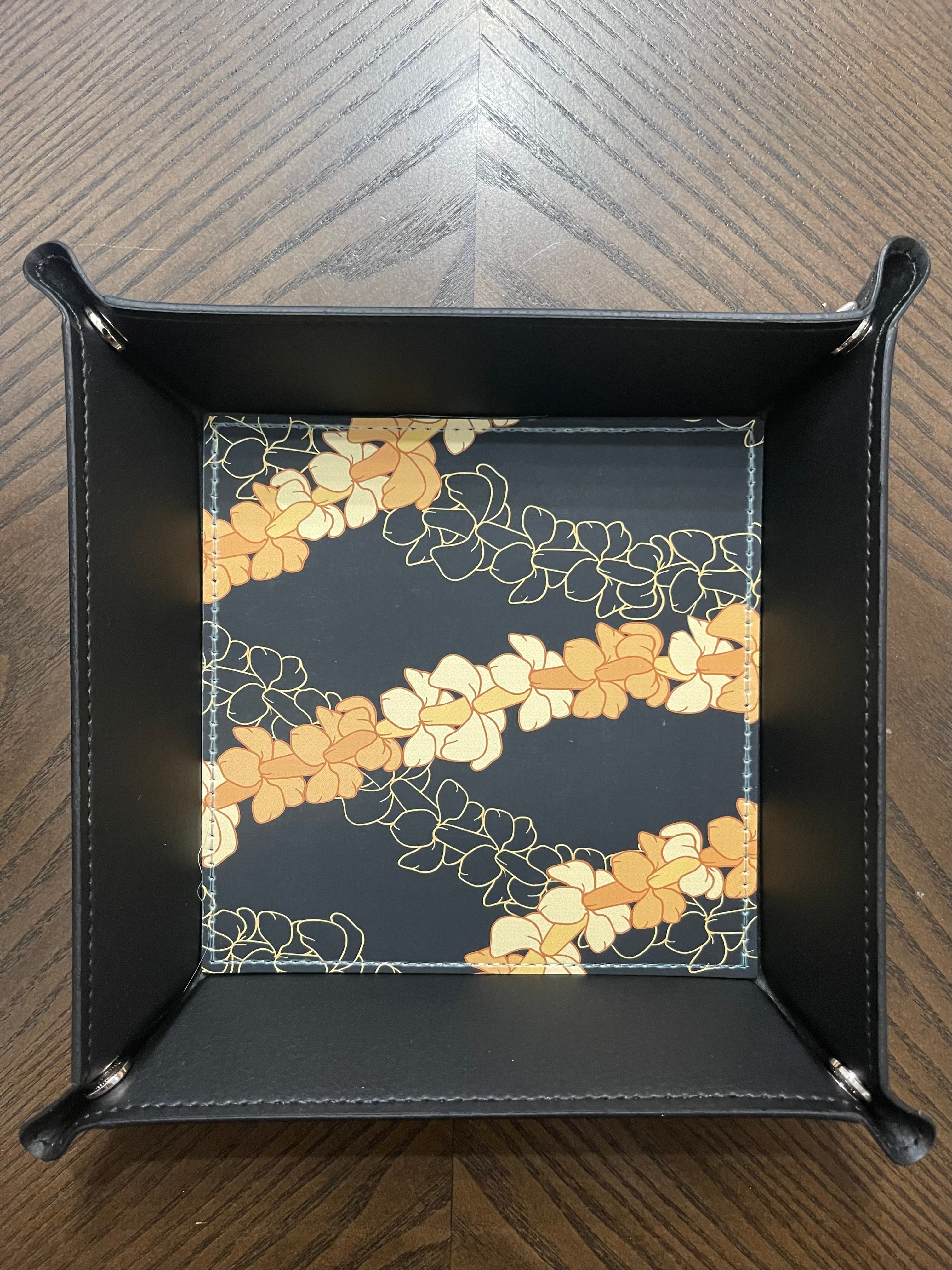 Puakenikeni Double Strand Everything Tray