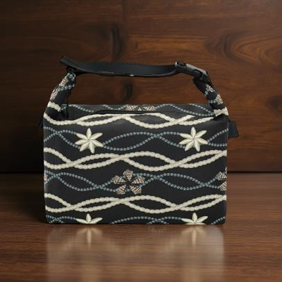 Shells/Pearl Compact Lunch Cooler