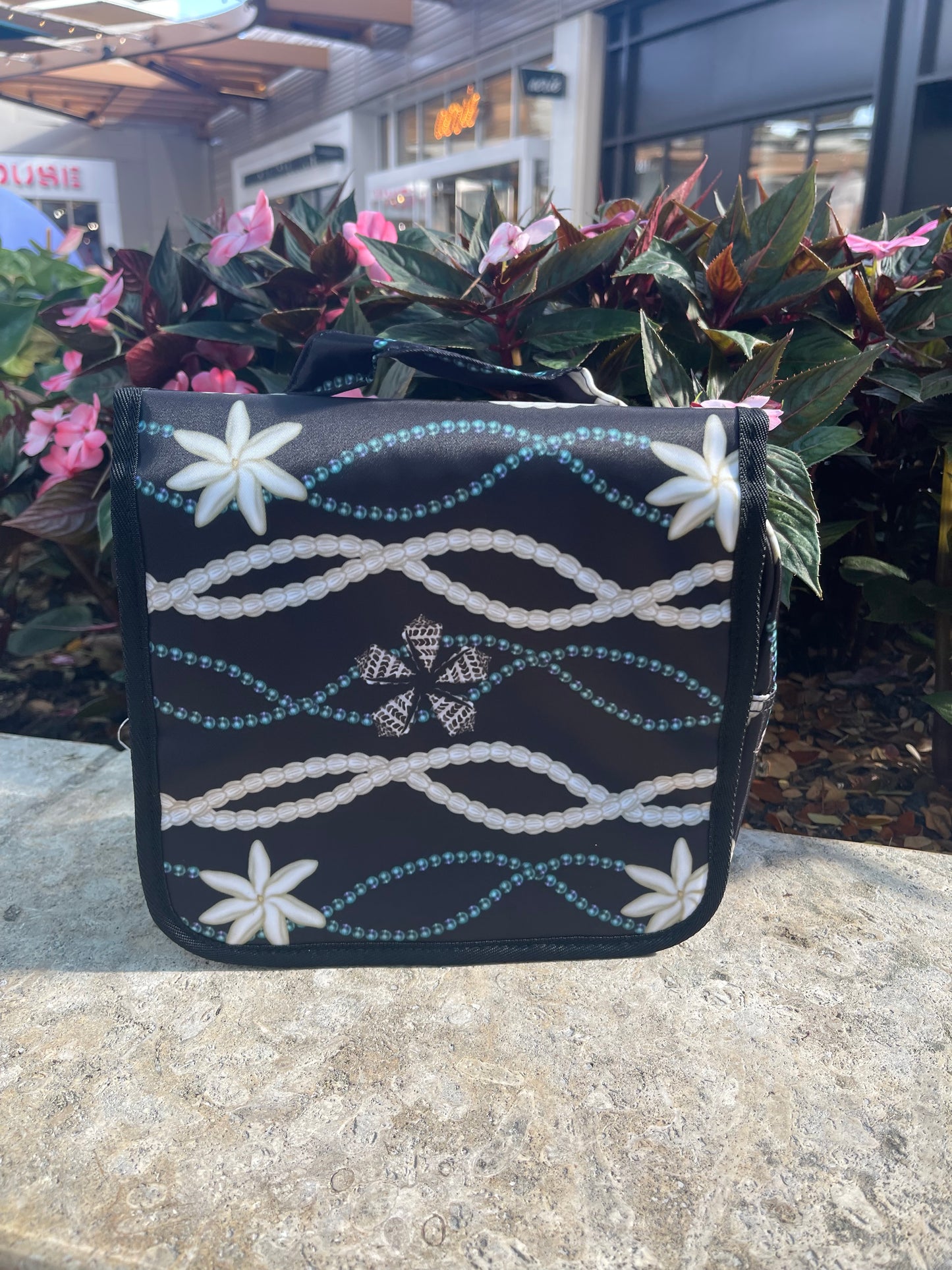 Shells/ Pearls Folding Hanging Organizer