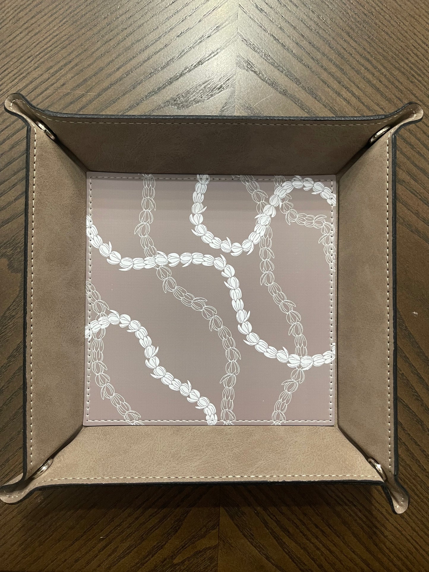 Tan Pikake Everything Tray