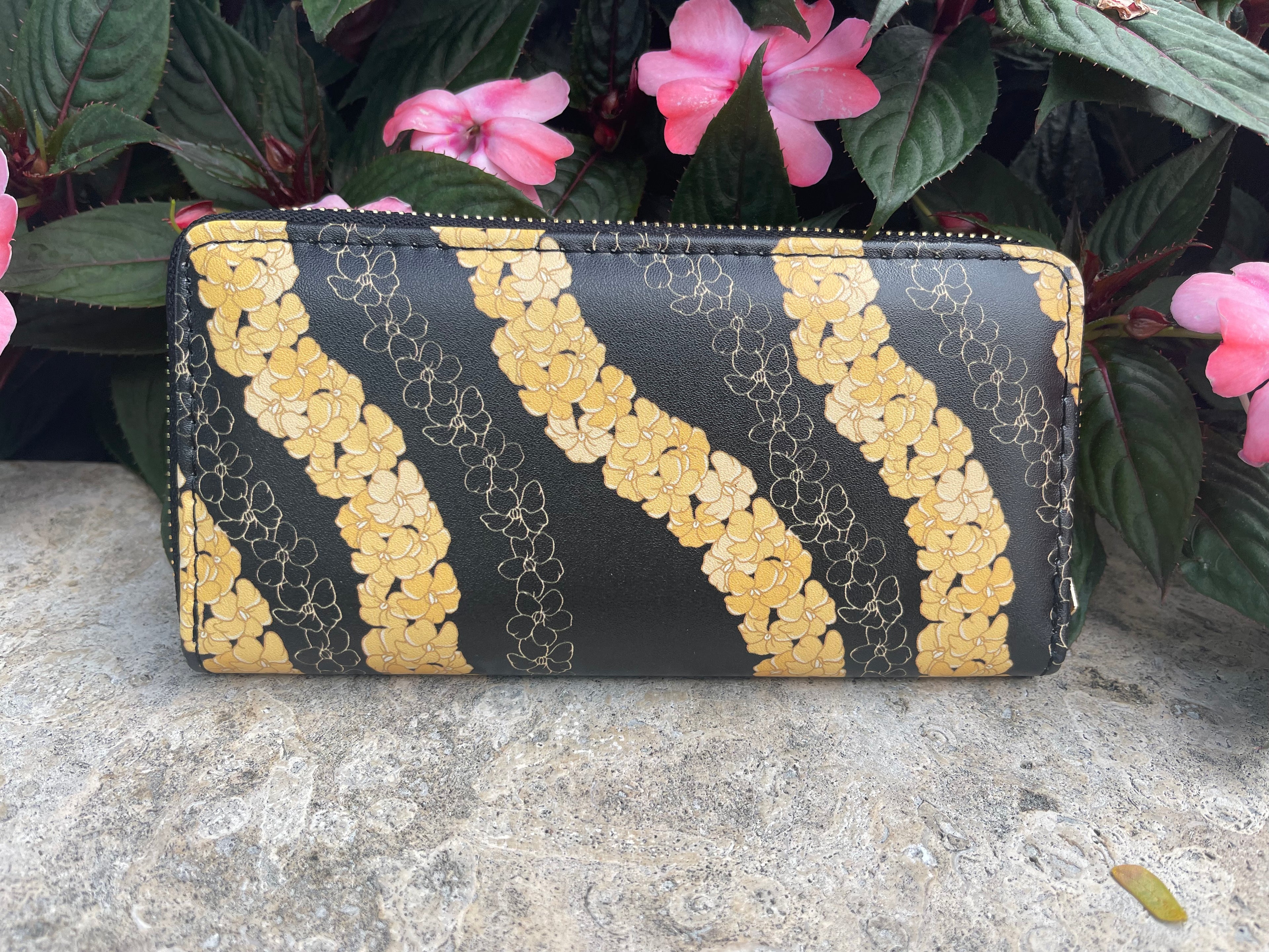 Multi Puakenikeni Wallet