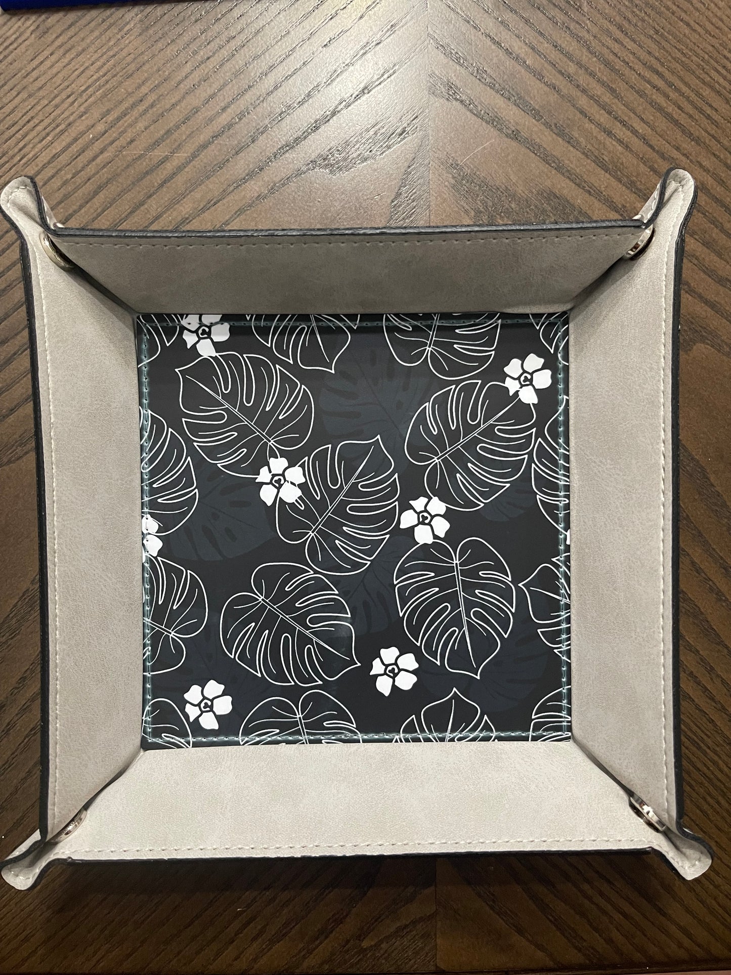 Monstera Everything Tray