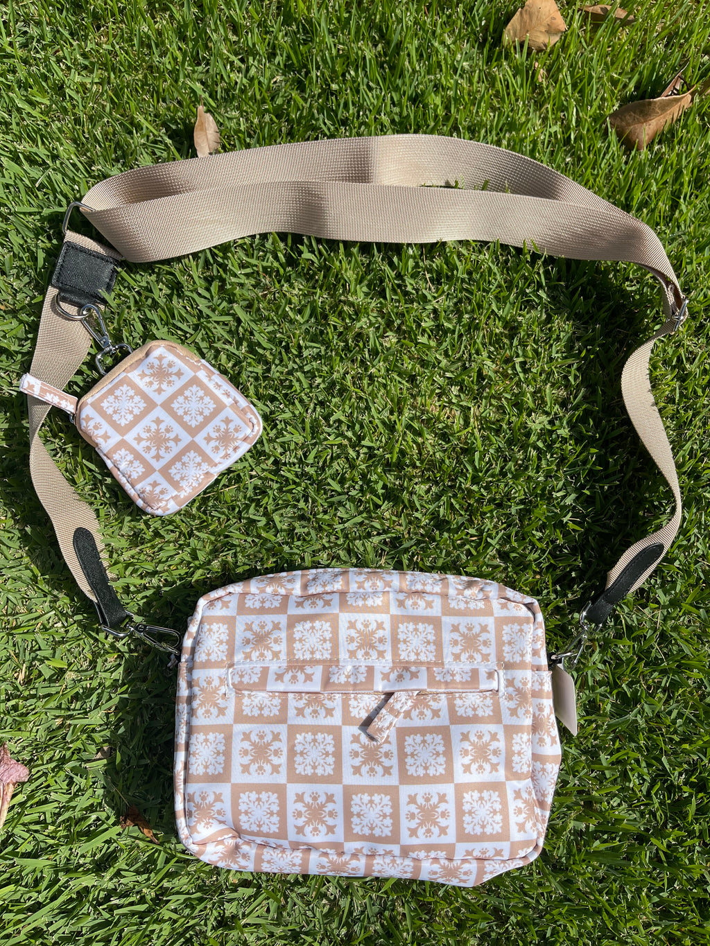 Paw Print Quilt Dog Walking Bag