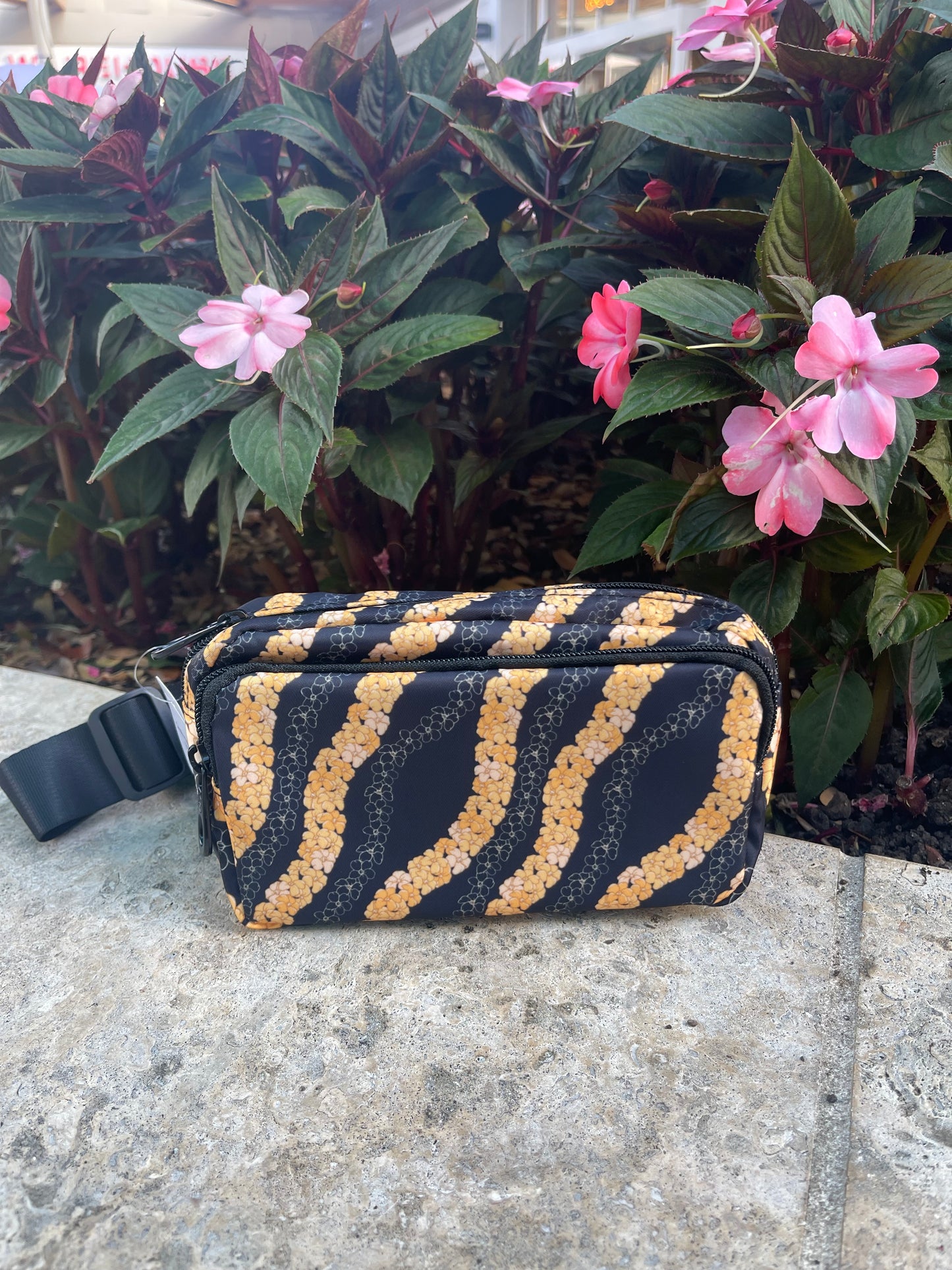 Puakenikeni Fanny Pack