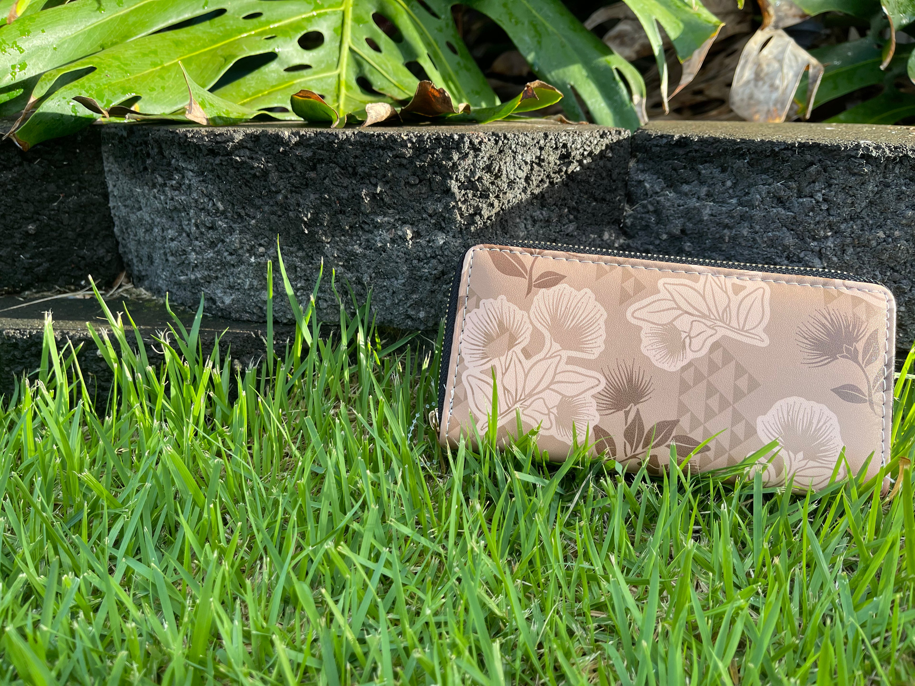 Tan Ohia Wallet
