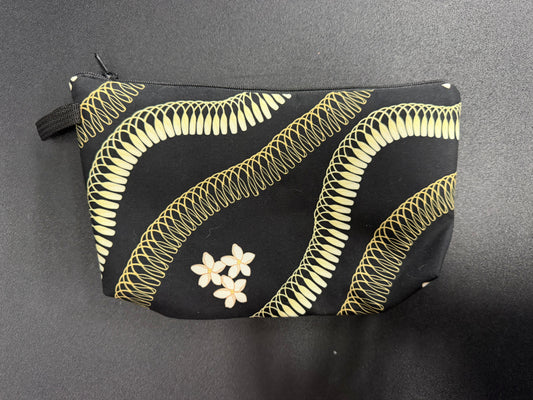 Ginger Lei Pouch